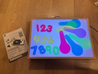 Caja Luz Montessori + Piezas Madera