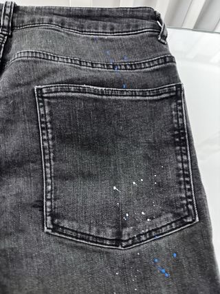 Pantalón juvenil vaquero roto