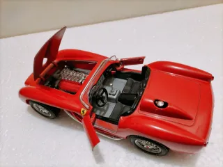 Ferrari TestaRossa Bburago 1/24