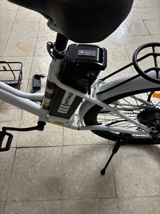 Bicicleta Eléctrica Hitway BK8S Blanca