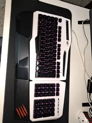 Teclado Gaming Mad Catz Strike 3 Blanco