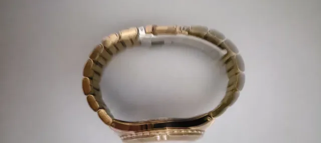 Reloj Lotus Mujer Dorado y Blanco, Mod. Lotus Tren