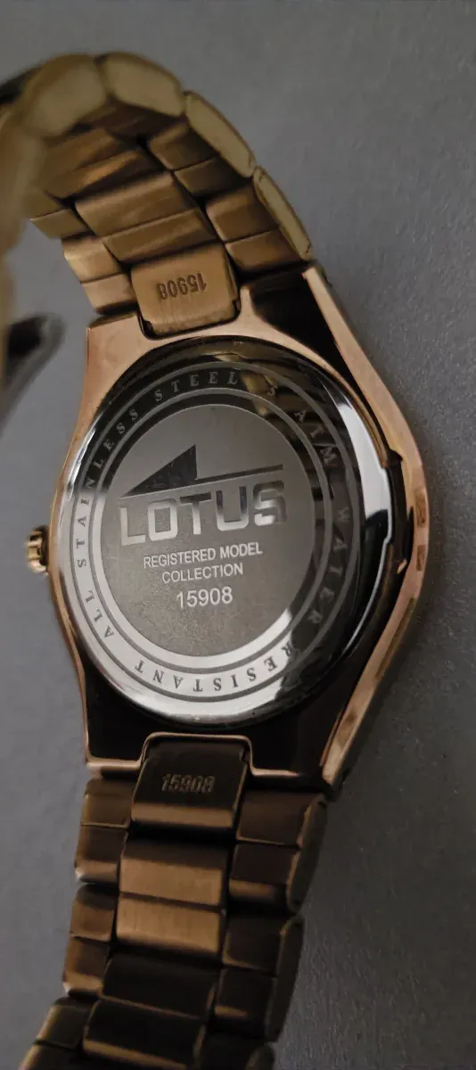 Reloj Lotus Mujer Dorado y Blanco, Mod. Lotus Tren