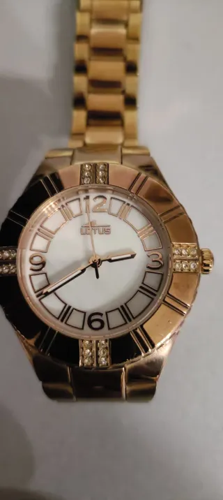 Reloj Lotus Mujer Dorado y Blanco, Mod. Lotus Tren