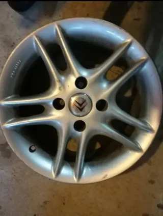 2-Llantas de aleación Citroën