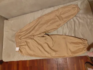 Pantalón chándal Nike beige