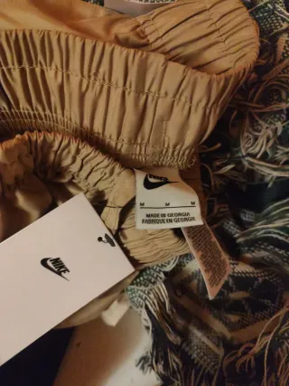 Pantalón chándal Nike beige