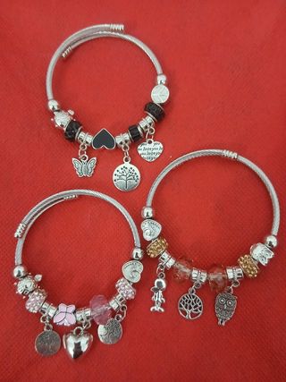 Pack 3 pulseras plateadas con charms