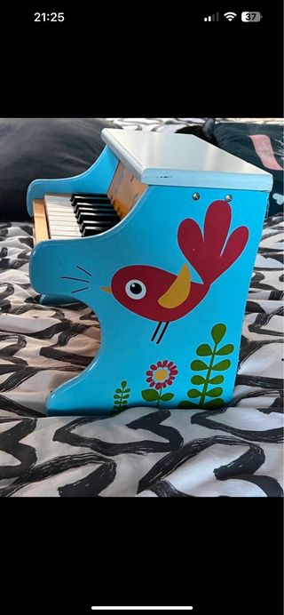 Piano infantil de madera