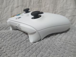 Robot White Xbox Controller