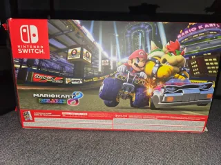 Nintendo Switch + Mario Kart 8 Deluxe