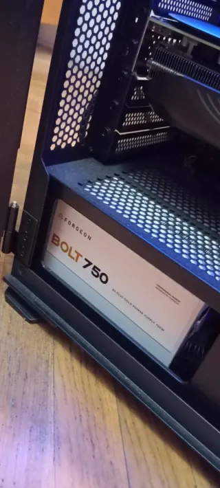 PC Gaming Ryzen 7 7800X3D 32GBRam 2TSSD RTX4070pro