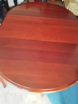 Mesa de caoba y 6 sillas