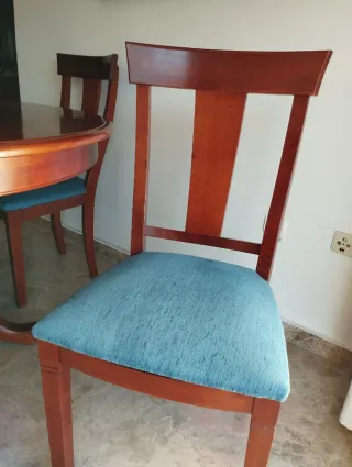 Mesa de caoba y 6 sillas