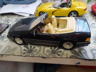 Coches a escala 1/18 varios 8 en total