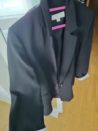 Americana Zara Negra Talla Única Nueva, es grande