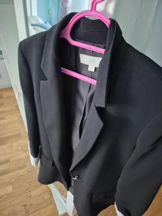 Americana Zara Negra Talla Única Nueva, es grande