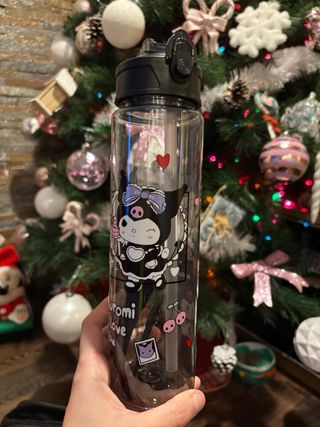 Lote Kuromi: Neceser, Botella ,Brochas y peine