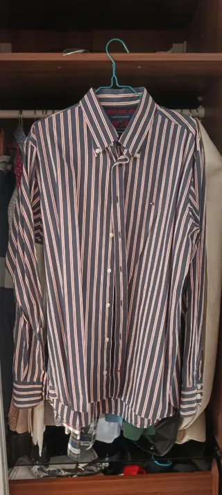 Camisa Tommy Hilfiger Rayas Azul y Rojo