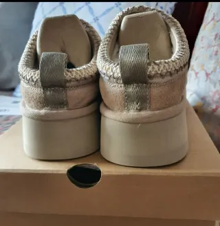 Zuecos UGG Beige Talla (38)