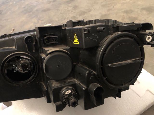 Faro Delantero Derecho DS-7 con bombilla de xenon