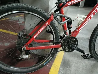 Bicicleta de Montaña Trek Fuel Roja
