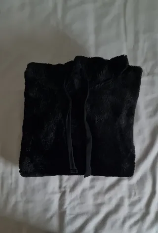 Sudadera pelo negra Lefties Talla S