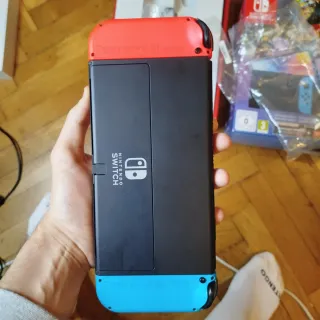 Nintendo Switch OLED con Animal Crossing