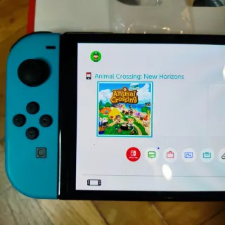 Nintendo Switch OLED con Animal Crossing