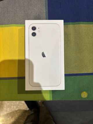 2 iPhone 11 blancos + 4 Fundas