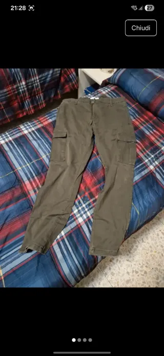 Pantaloni cargo verdi