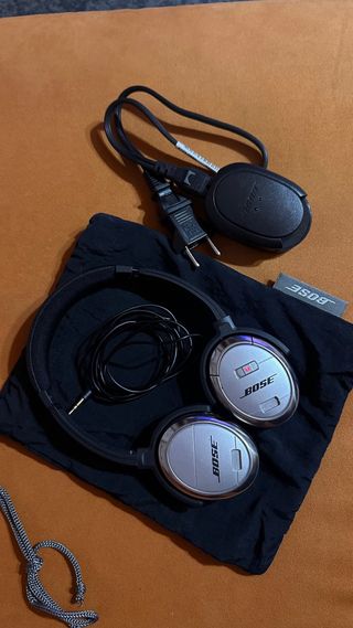 Cascos Bose Plateados y Negros