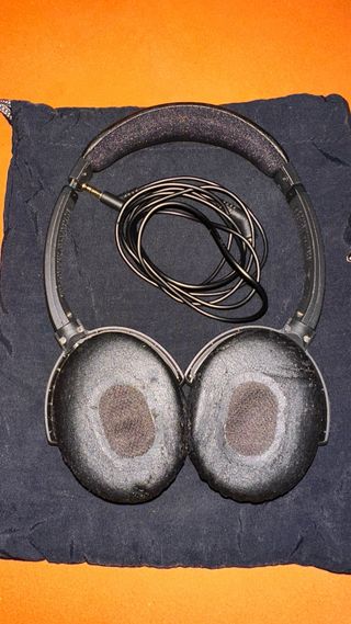 Cascos Bose Plateados y Negros