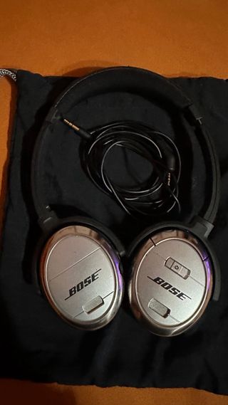 Cascos Bose Plateados y Negros