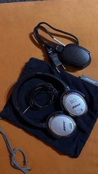 Cascos Bose Plateados y Negros