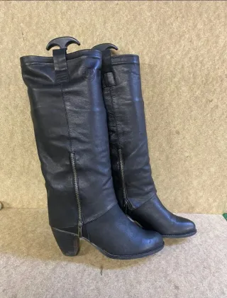 Stivali Chanel n. 40 pelle morbidissima.