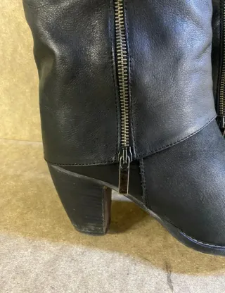 Stivali Chanel n. 40 pelle morbidissima.