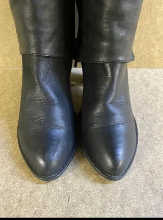 Stivali Chanel n. 40 pelle morbidissima.