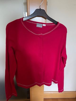 Conjunto camisola y chaqueta roja