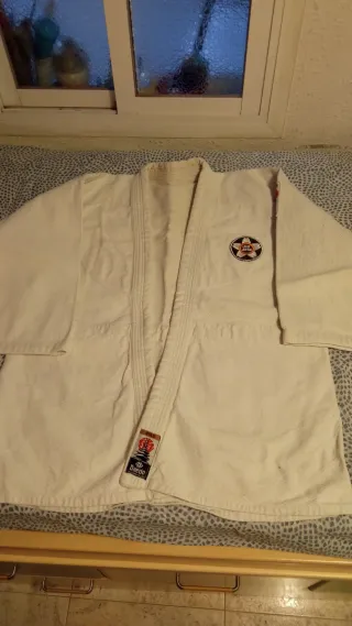 Kimono Jiujitsu Daedo Blanco Hombre.