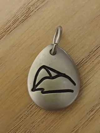 Colgante Brasil plateado con estrellas