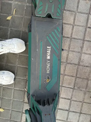 Patinete eléctrico verde