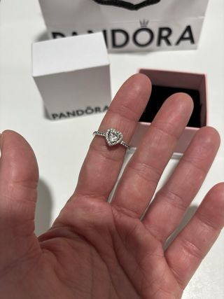 Anillo corazón Pandora plata