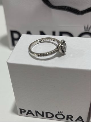 Anillo corazón Pandora plata