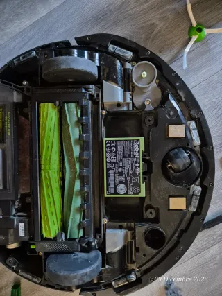 Roomba i7+ con base de carga y vaciado