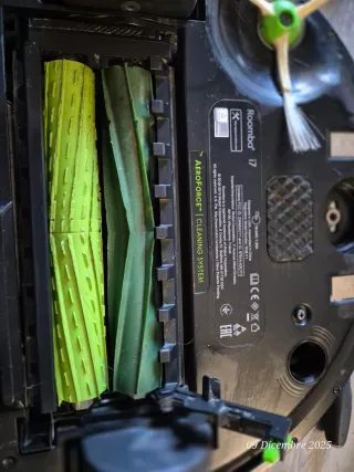 Roomba i7+ con base de carga y vaciado