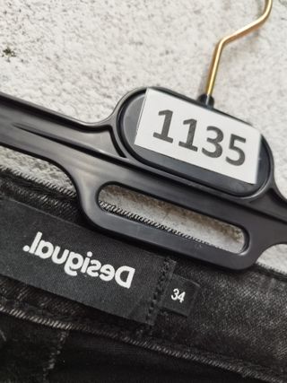 Pantalón vaquero negro Desigual