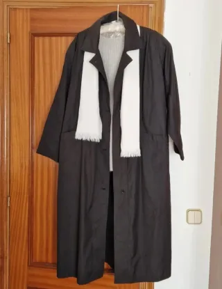 Abrigo largo gris, Abrigo marrón y Gabardina.