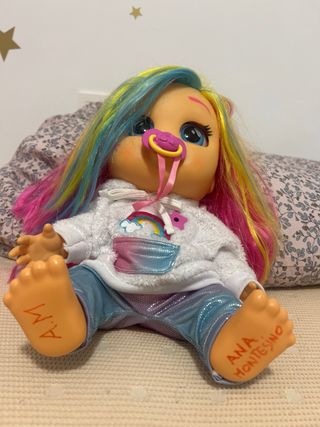 Muñeca Bebé Llorón con pelo arcoíris