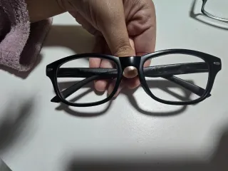 Gafas estilo casual de varios colores.